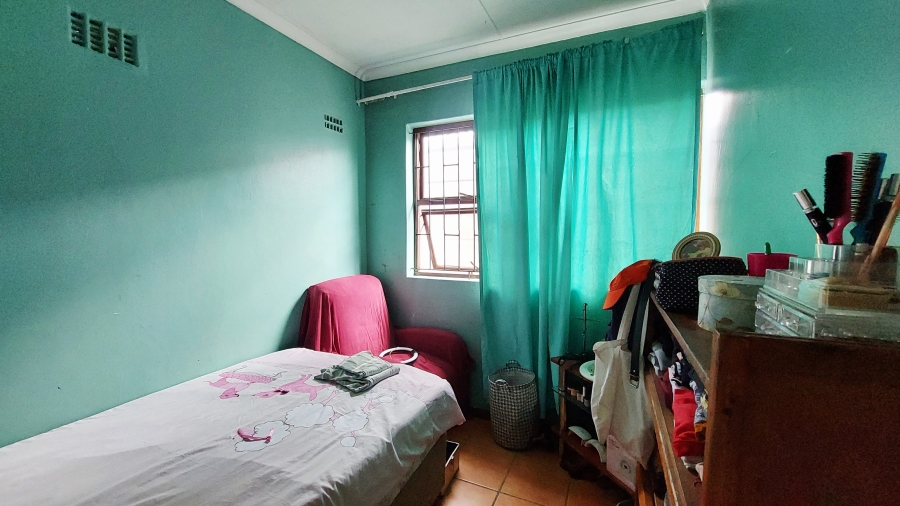 4 Bedroom Property for Sale in Palm Park Western Cape